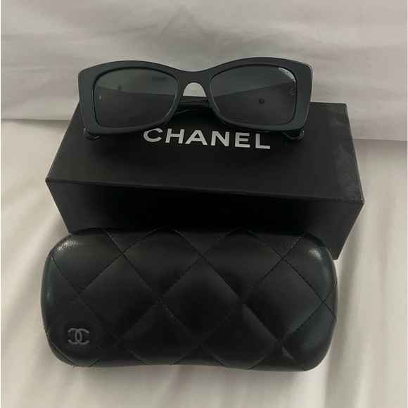 CHANEL SUNGLASSES - Picture 3 of 6